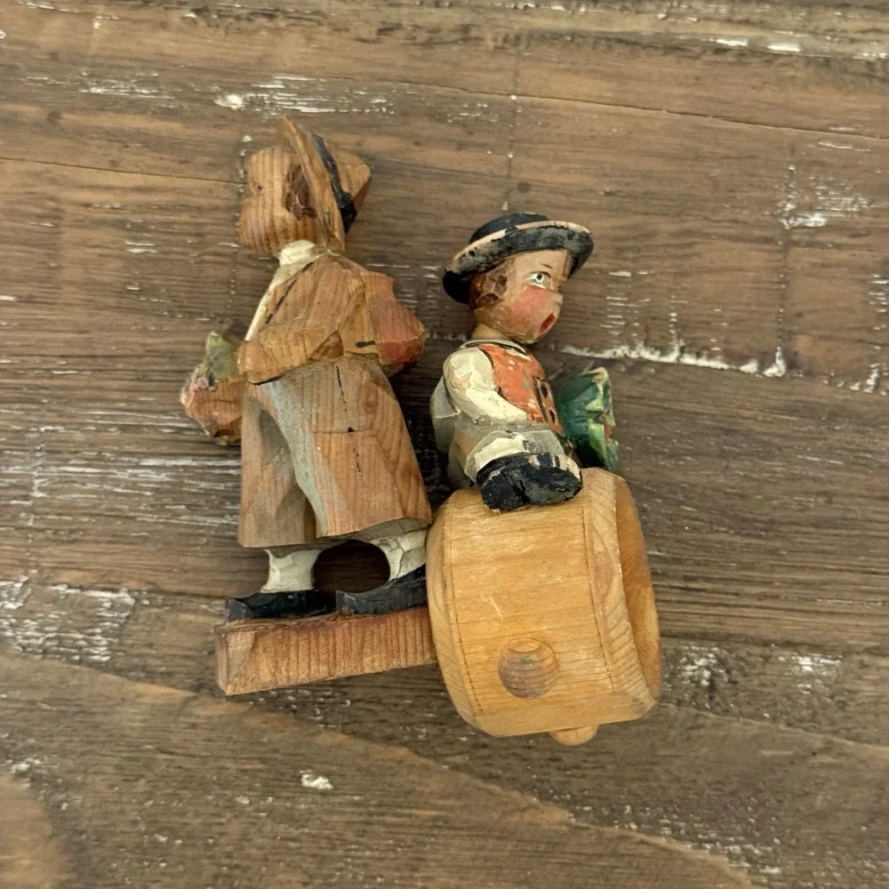 VTG Italy ANRI? Folk Art Wood Carved Napkin Ring + Figurine Mid Century Read